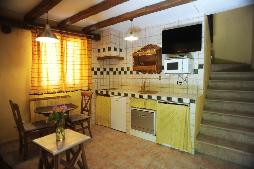 El Rincon De Monasterio Guest House Стая снимка